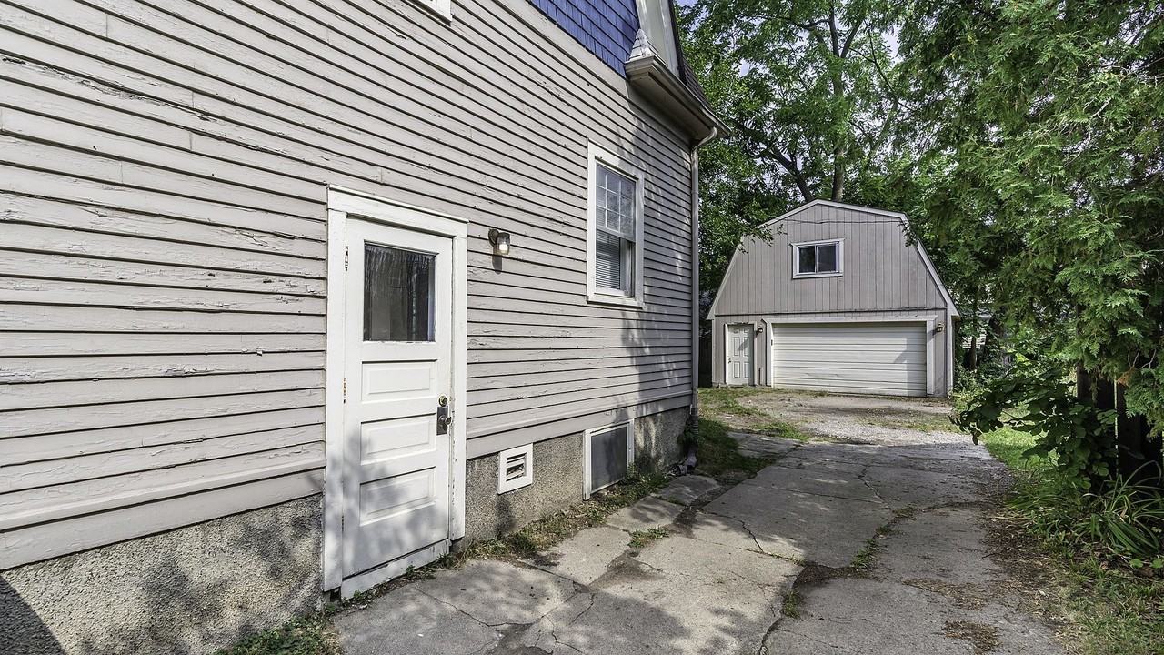 823 Dewey Avenue #1 - Photo 7 of 50