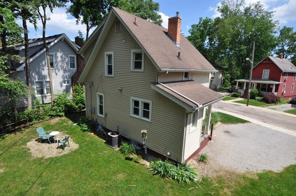 921 Sylvan Ave #1 - Photo 4 of 42