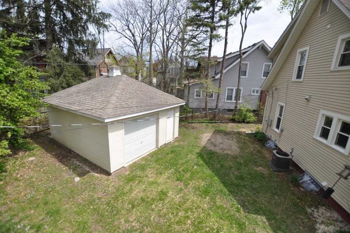 921 Sylvan Ave #1 - Photo 6 of 42