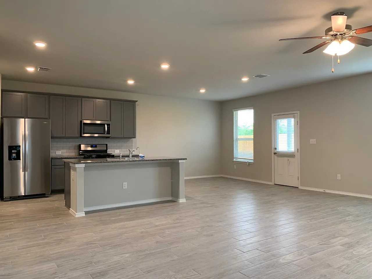 271 Kinsley Way #1 - Photo 3 of 11