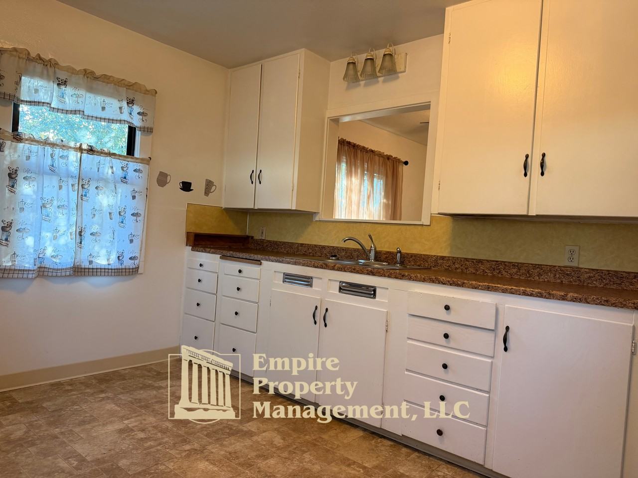 537 Northeast Winchester Street #1 - Photo 3 of 24