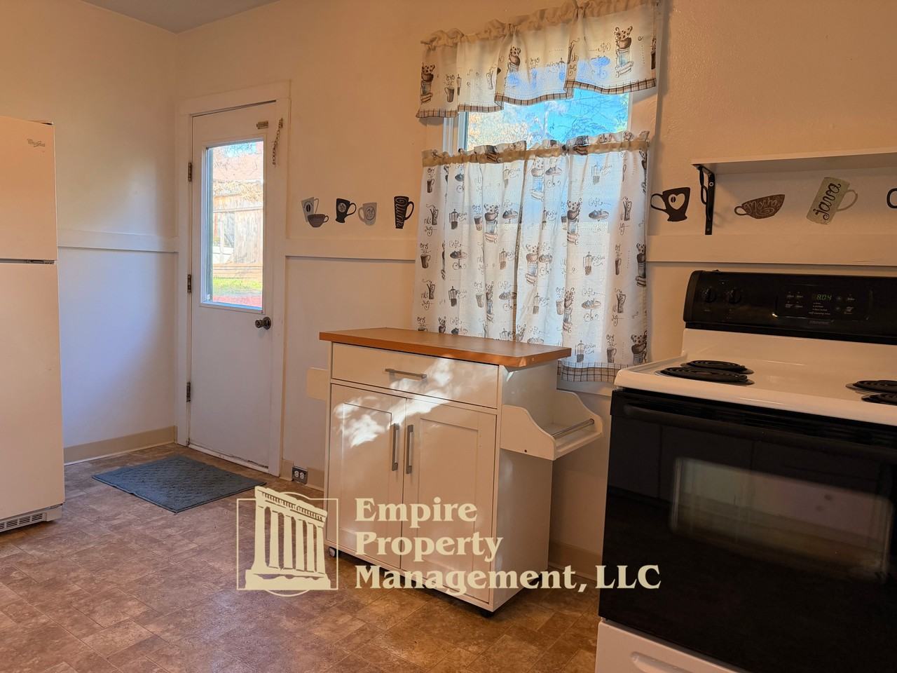 537 Northeast Winchester Street #1 - Photo 4 of 24