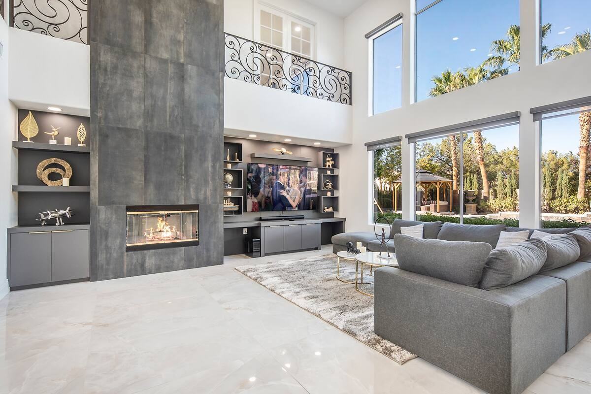 1372 Peninsula Point Ave #1 - Photo 2 of 28