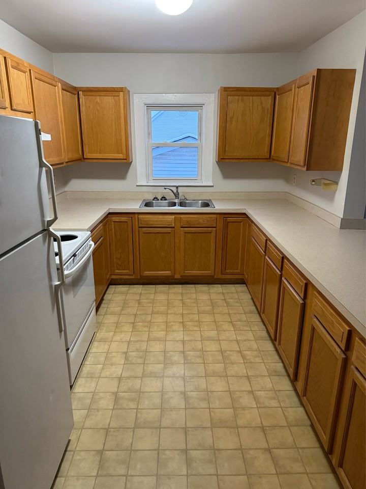 455 Spicer St #UP - Photo 4 of 7