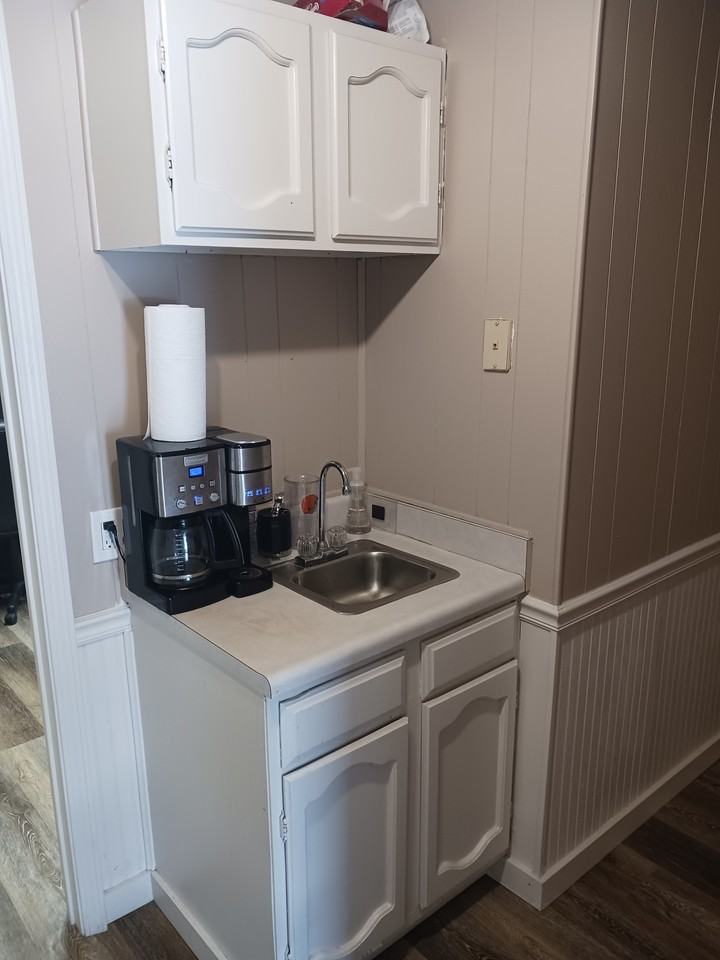 277 N 18th St #1 - Photo 3 of 6