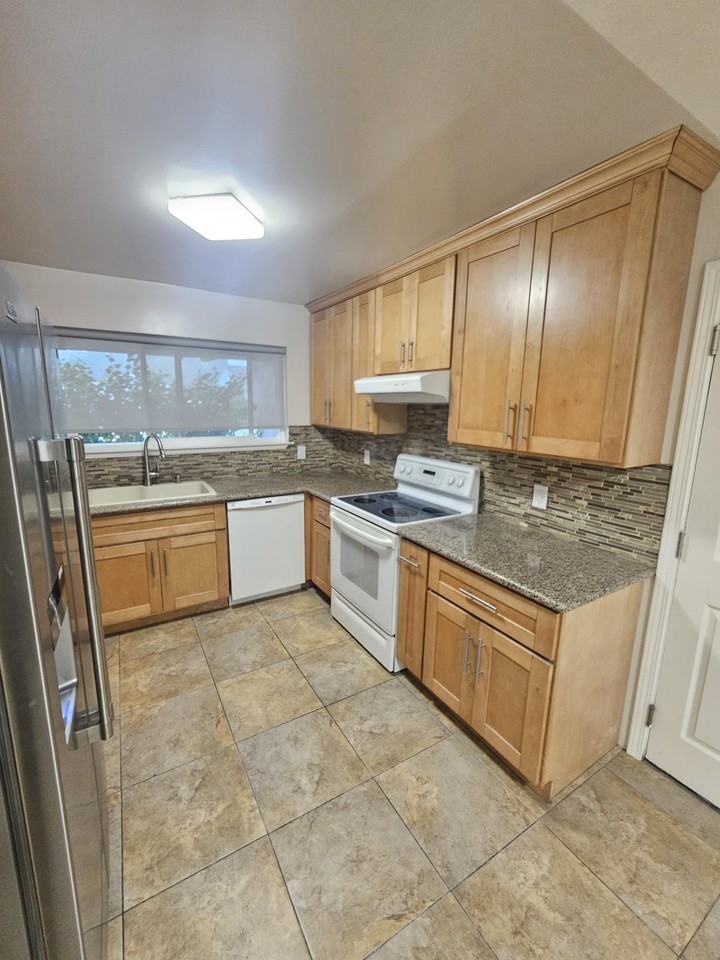 2253 Hamlin Drive #1 - Photo 3 of 24