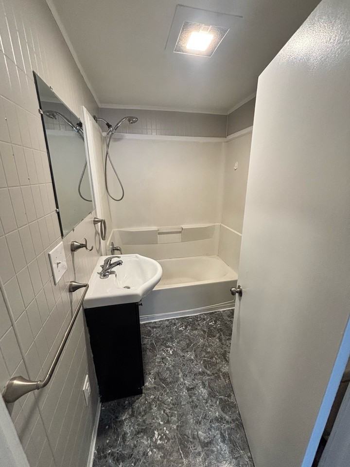 314 Liston Ave #1 - Photo 3 of 6