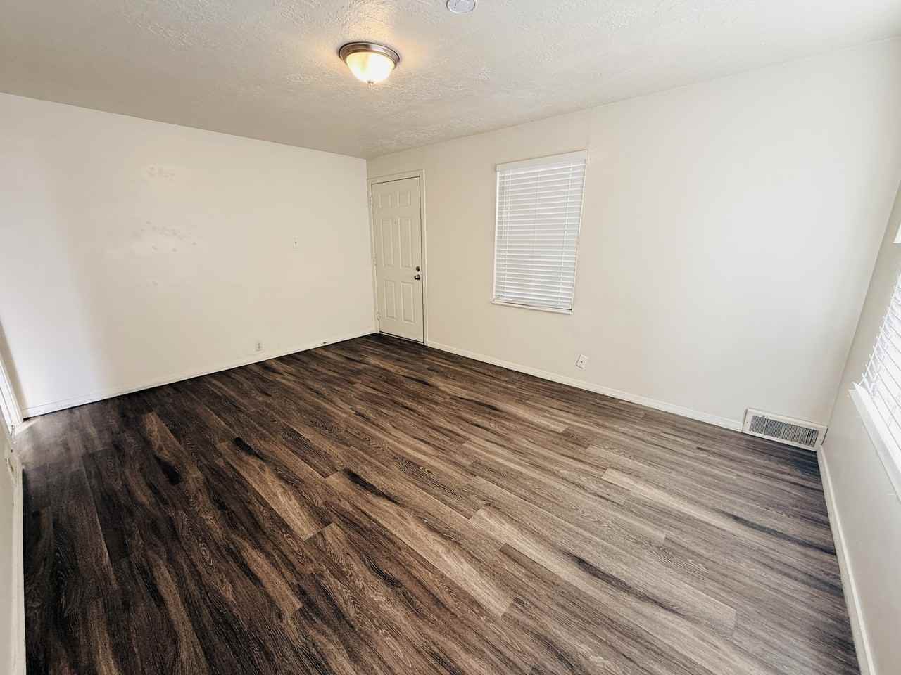 709 Darling St #709 - Photo 2 of 26