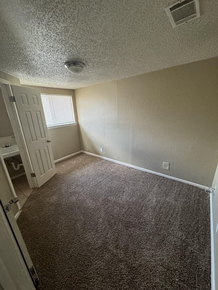 602 602 N 2nd St. - 1 D #1D - Photo 6 of 10