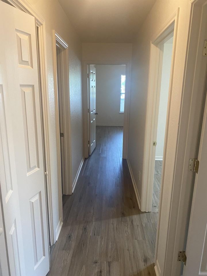 1104 Nicholas Cir #B - Photo 5 of 20