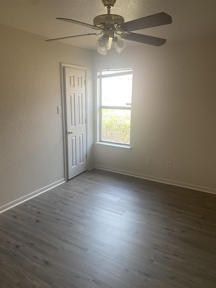 1104 Nicholas Cir #B - Photo 7 of 20