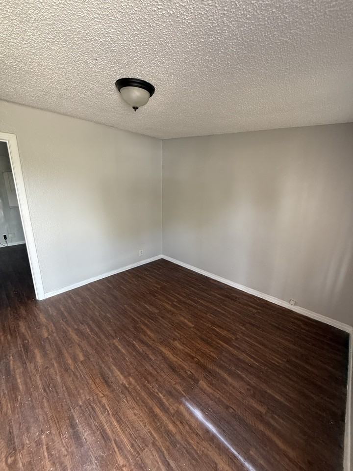 504 Rhode Island Street #1 - Photo 2 of 7