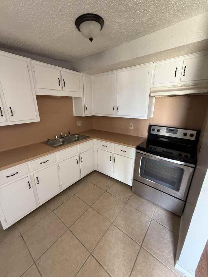 504 Rhode Island Street #1 - Photo 3 of 7