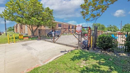 3233 Bonnie Dr #124 - Photo 3 of 10