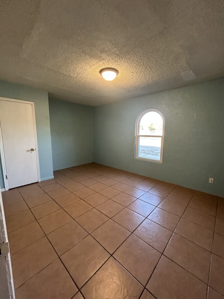 5172 Central Texas Expressway #B - Photo 5 of 9