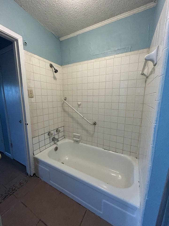 5172 Central Texas Expressway #B - Photo 6 of 9