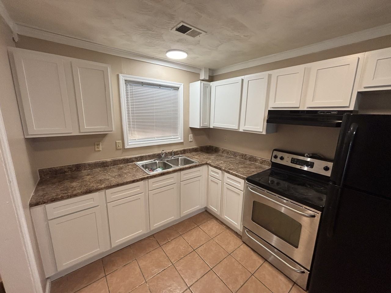 3895 St Elmo Avenue #1 - Photo 2 of 16