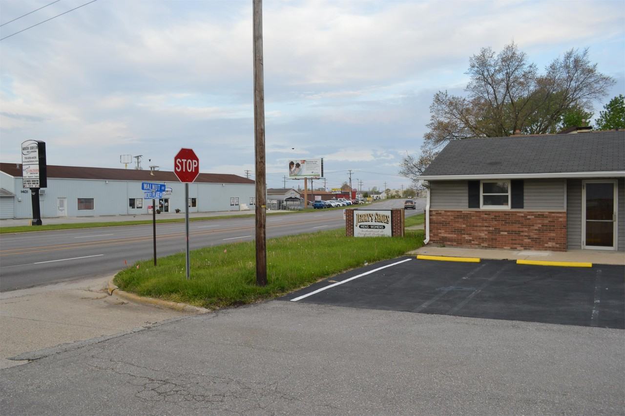 1400 East Walnut Street #B - Photo 2 of 4