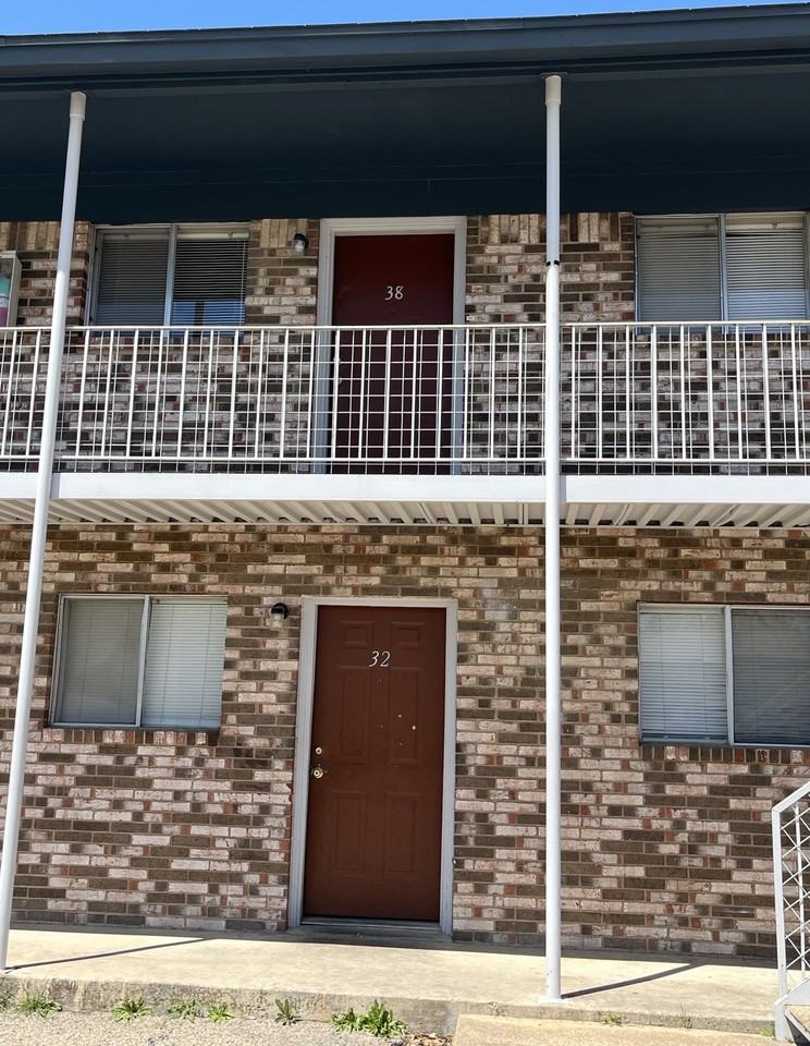 1015 Wells Cir #38 - Photo 2 of 11