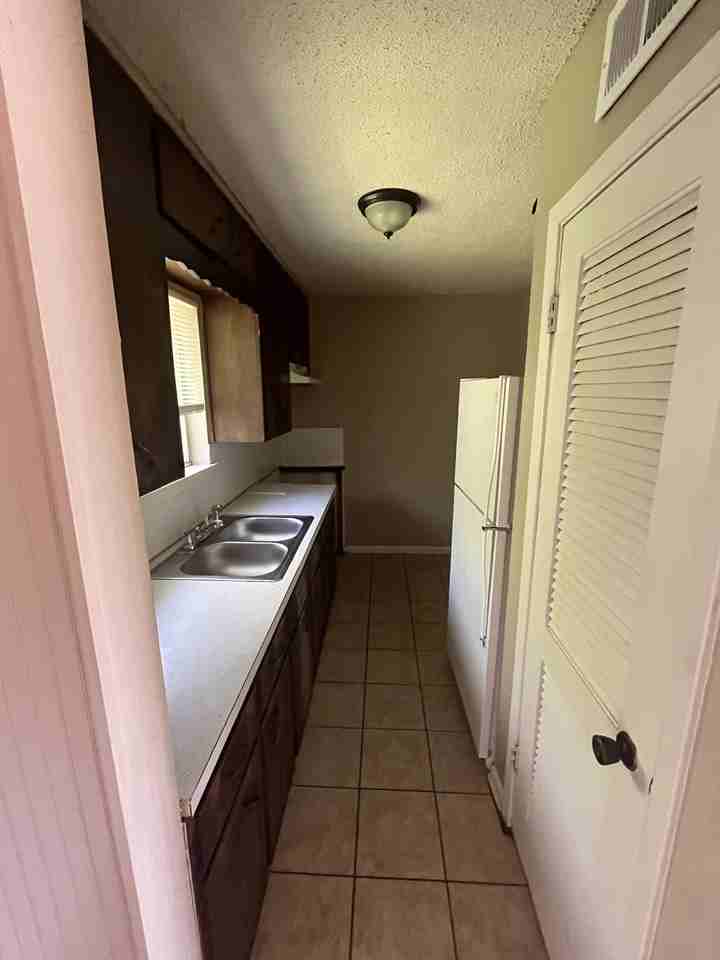 1015 Wells Cir #38 - Photo 5 of 11