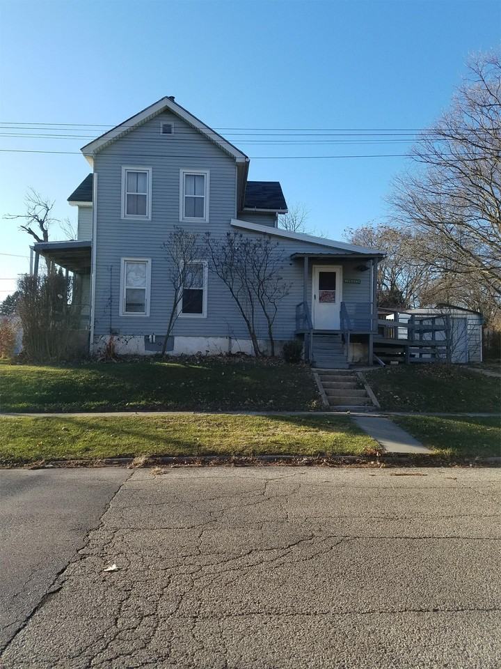 734 East Shawnee Street #1 - Photo 2 of 10