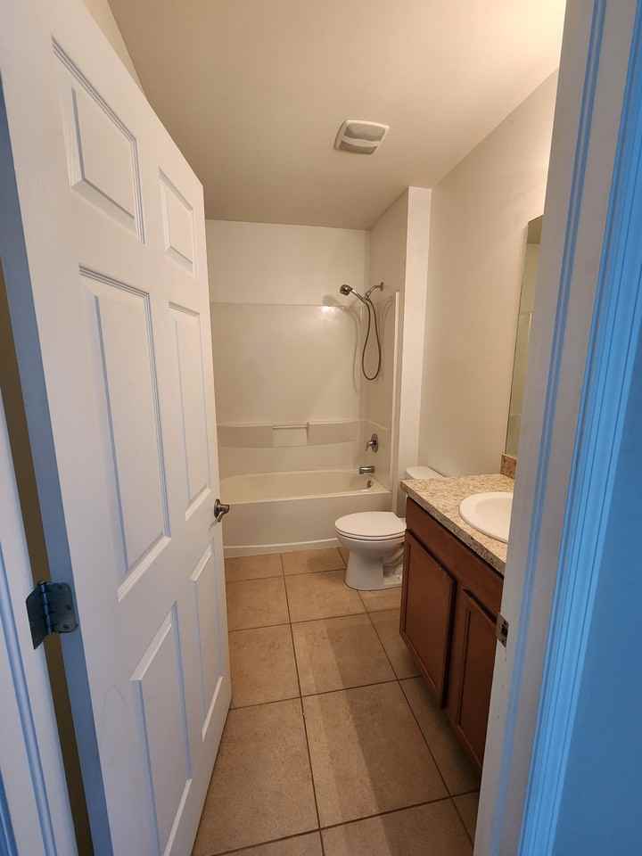 220 Southwest 19th Terrace #1 - Photo 6 of 41