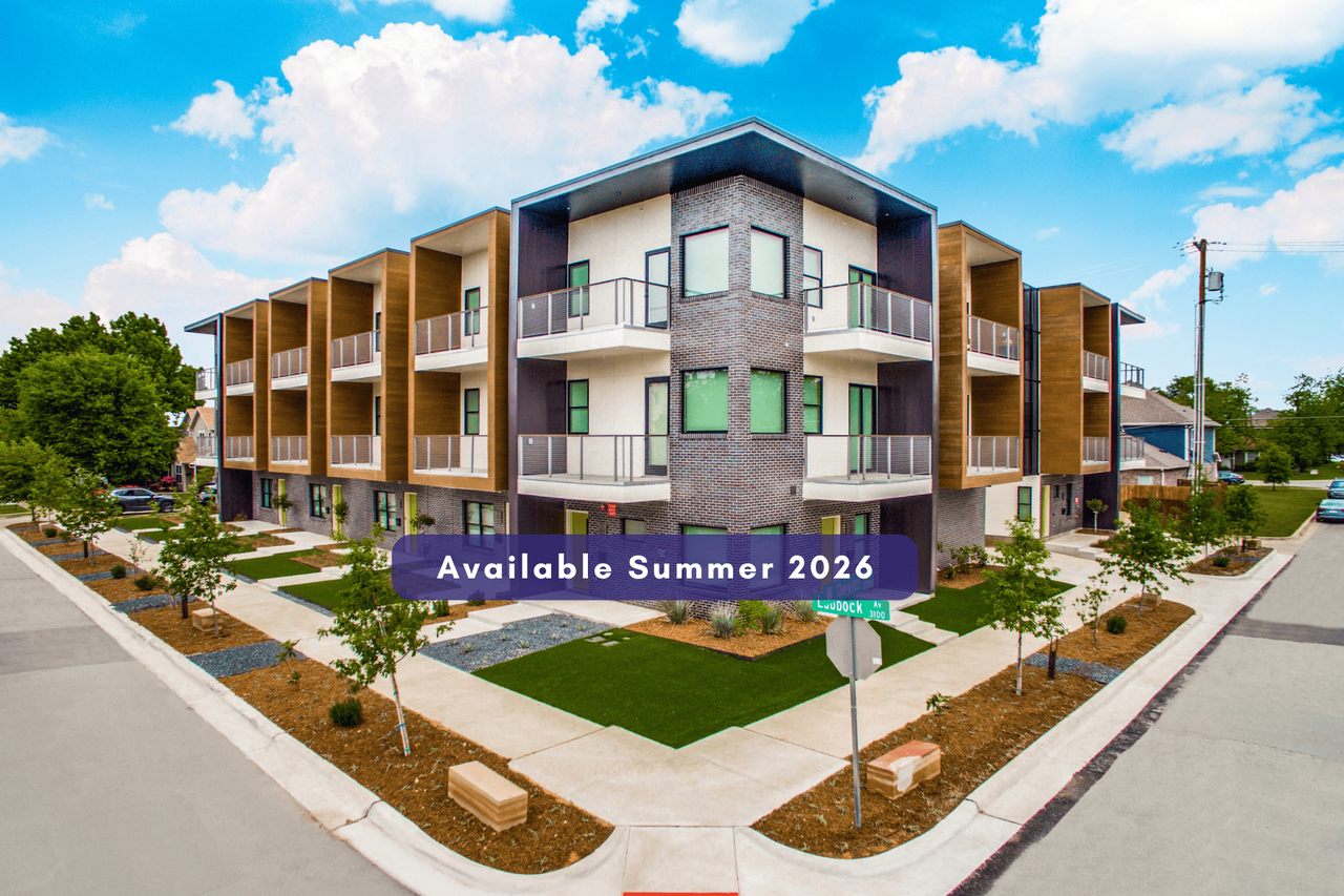 2720 W Devitt St