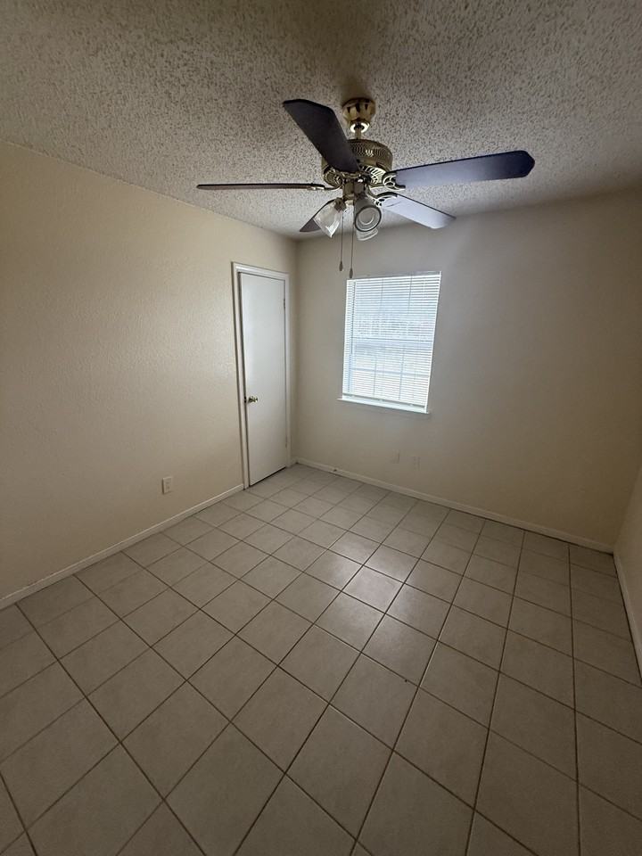 503 Angus Cir #B - Photo 7 of 19