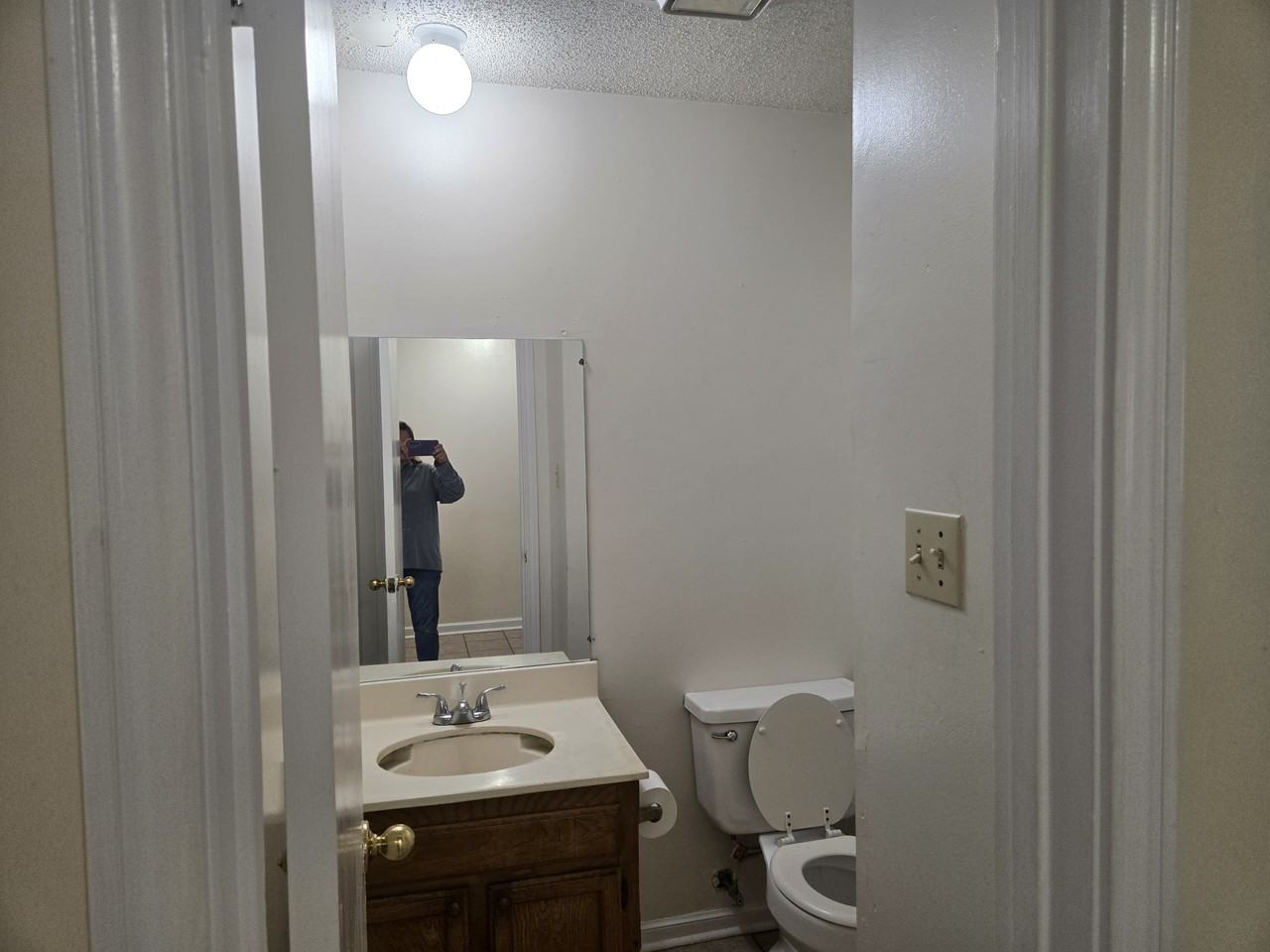 120 Oak Ridge Ave Apt B #1 - Photo 7 of 11