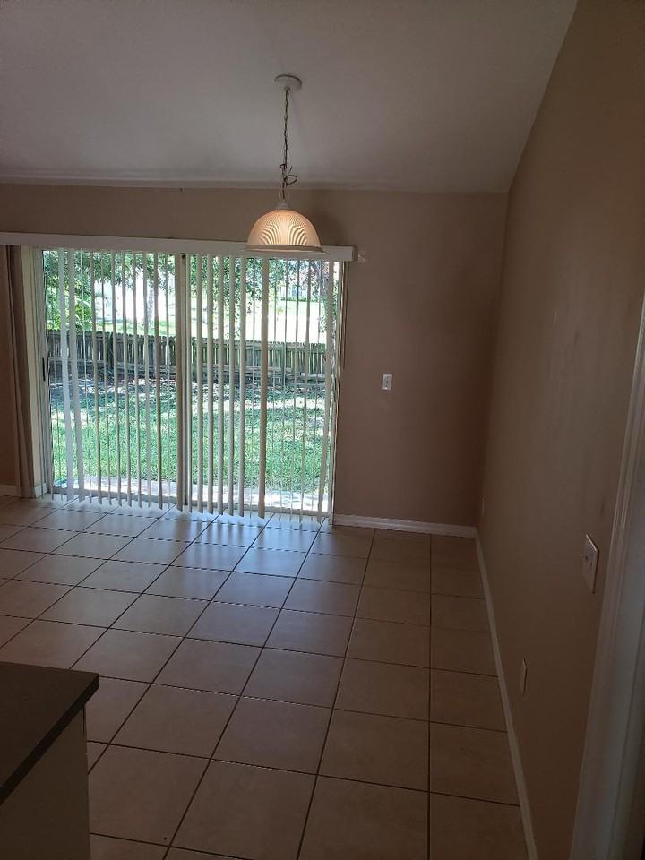 1832 Southwest 10th Terrace #1 - Photo 4 of 29