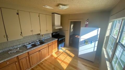 3440 Hollywood St #1 - Photo 3 of 20