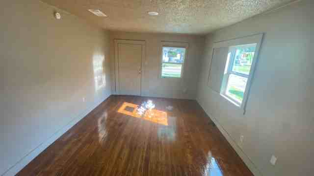 3440 Hollywood St #1 - Photo 4 of 20