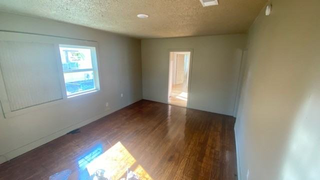 3440 Hollywood St #1 - Photo 5 of 20