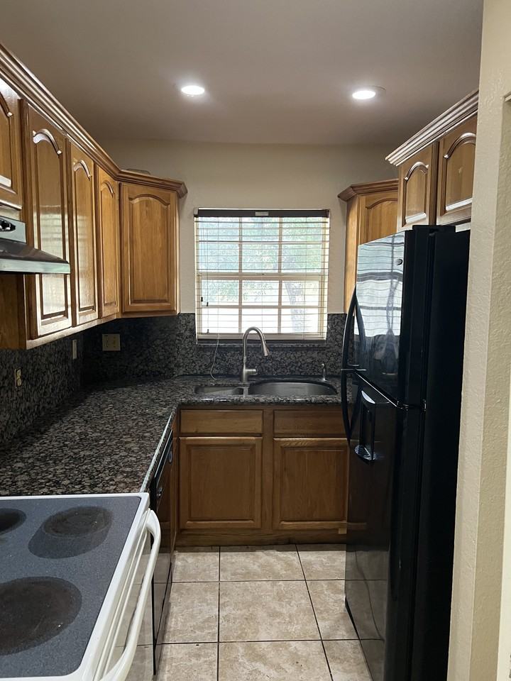 1255 Redland Road #102 - Photo 4 of 11