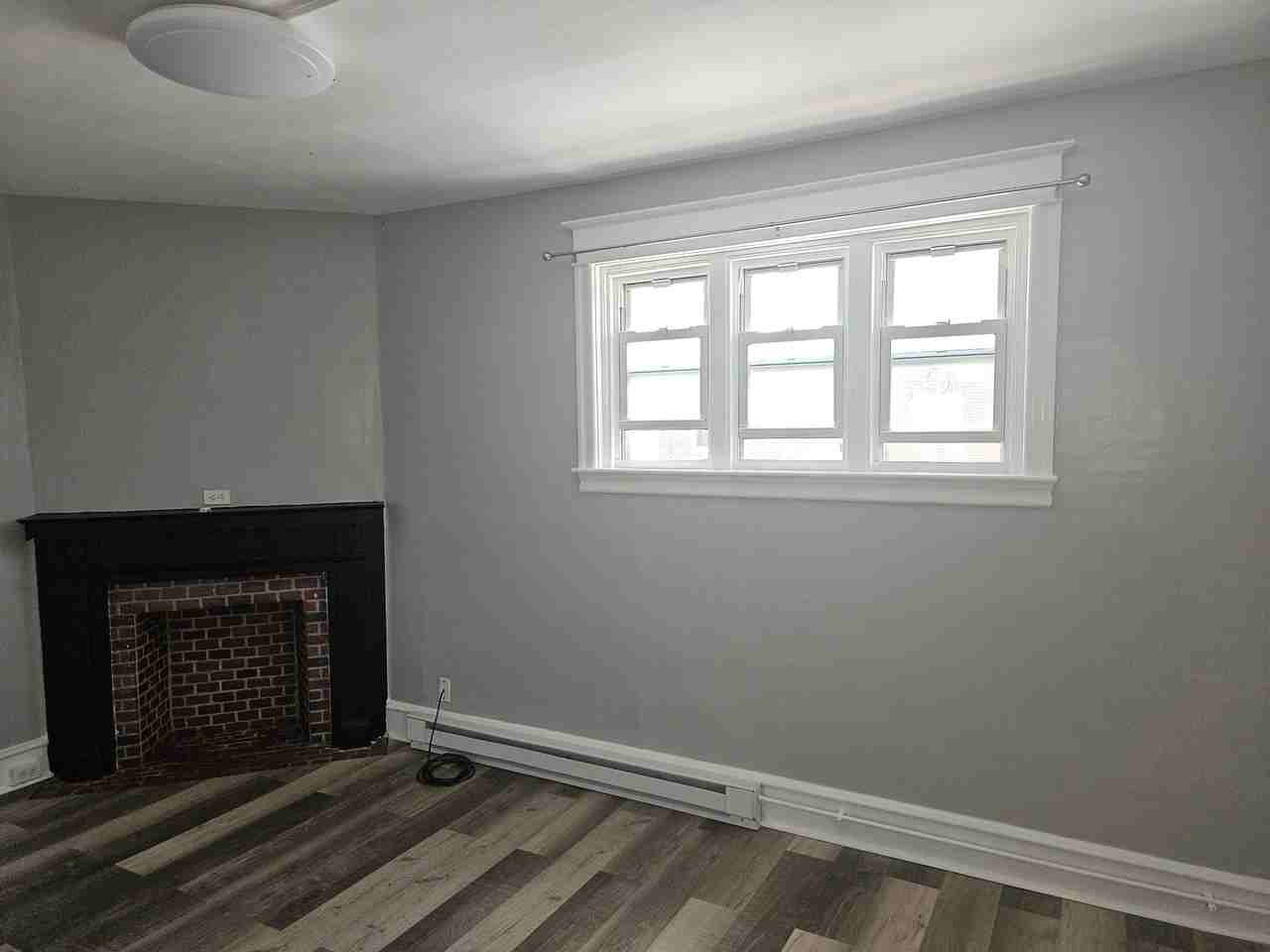 1147 Pratt St #1 - Photo 2 of 10