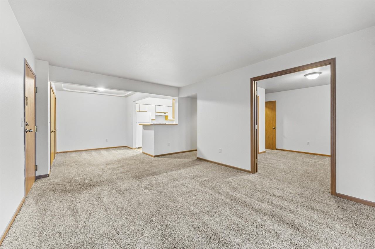 2100 Stirrup Ln Apt D104 #D104 - Photo 7 of 13