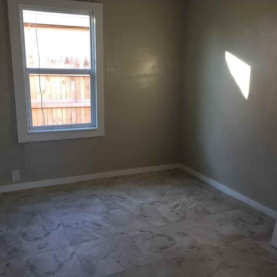1405 N Seminole St #1 - Photo 3 of 6