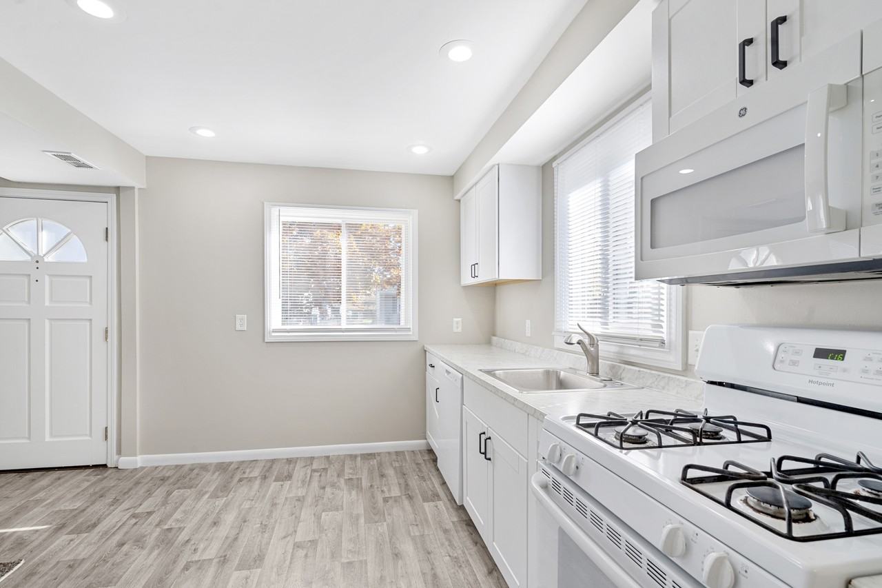 6190 Cordell St #1 - Photo 3 of 10