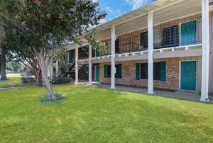 1233 Cavender Dr #106W - Photo 4 of 8