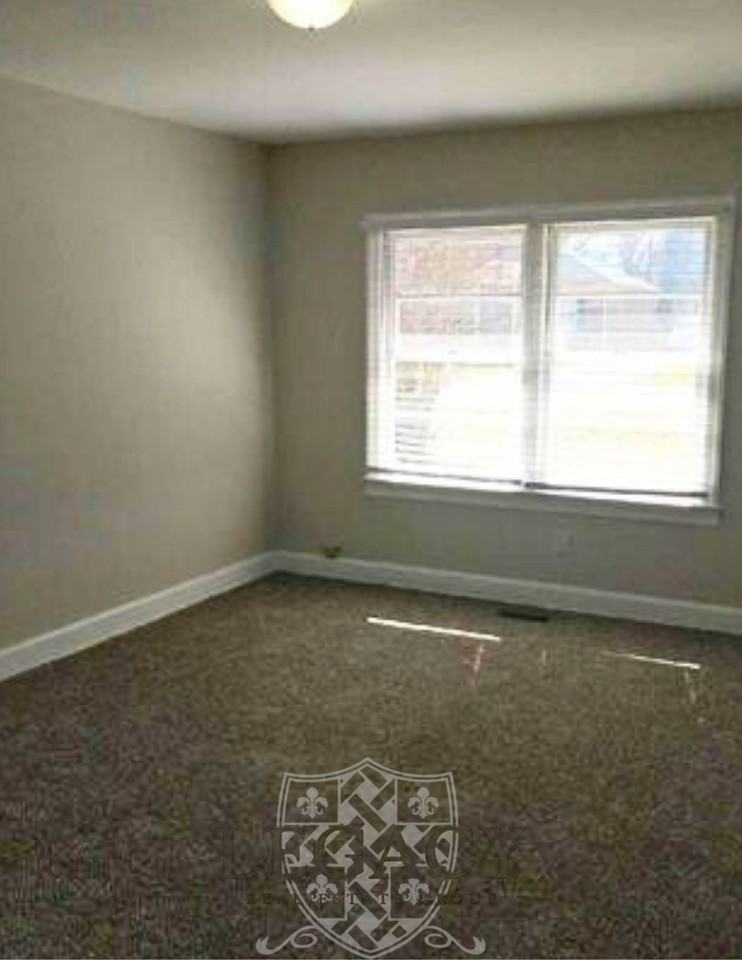 210 W Lokey Ave #1 - Photo 5 of 10