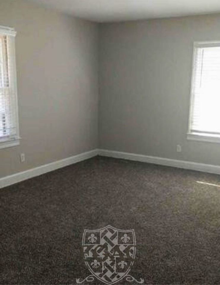 210 W Lokey Ave #1 - Photo 6 of 10