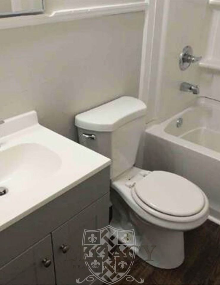 210 W Lokey Ave #1 - Photo 7 of 10