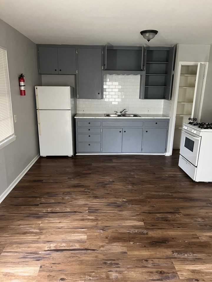 205 205 E Harrison - 3 #3 - Photo 4 of 7