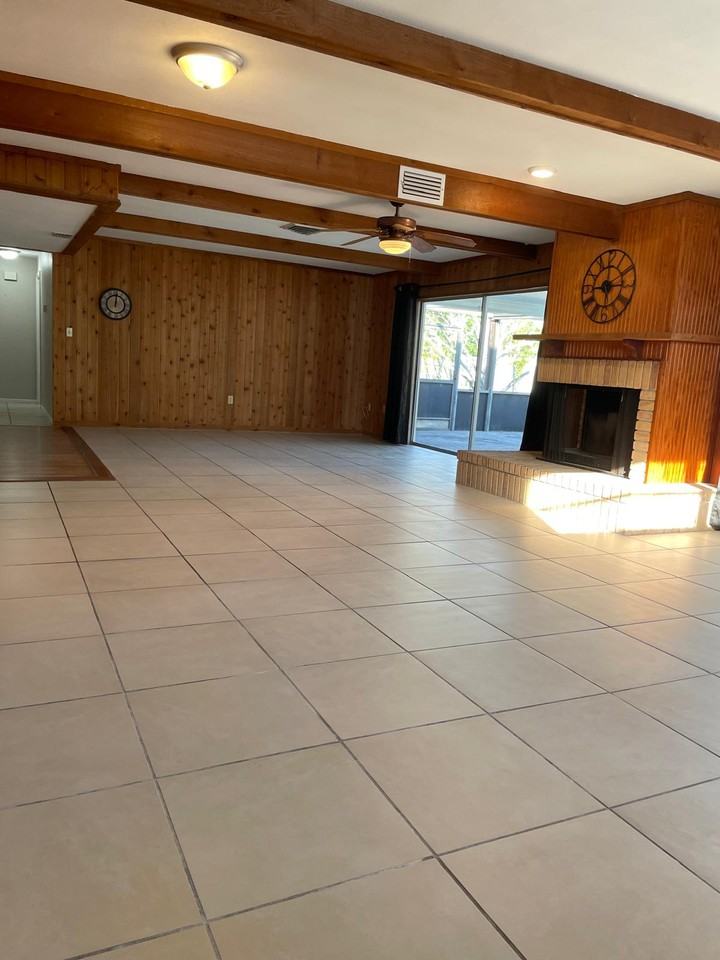 810 Maple Ridge Road South #1 - Photo 3 of 18