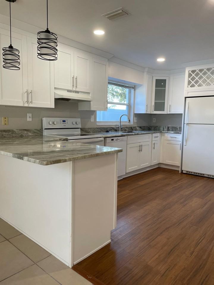 810 Maple Ridge Road South #1 - Photo 5 of 18