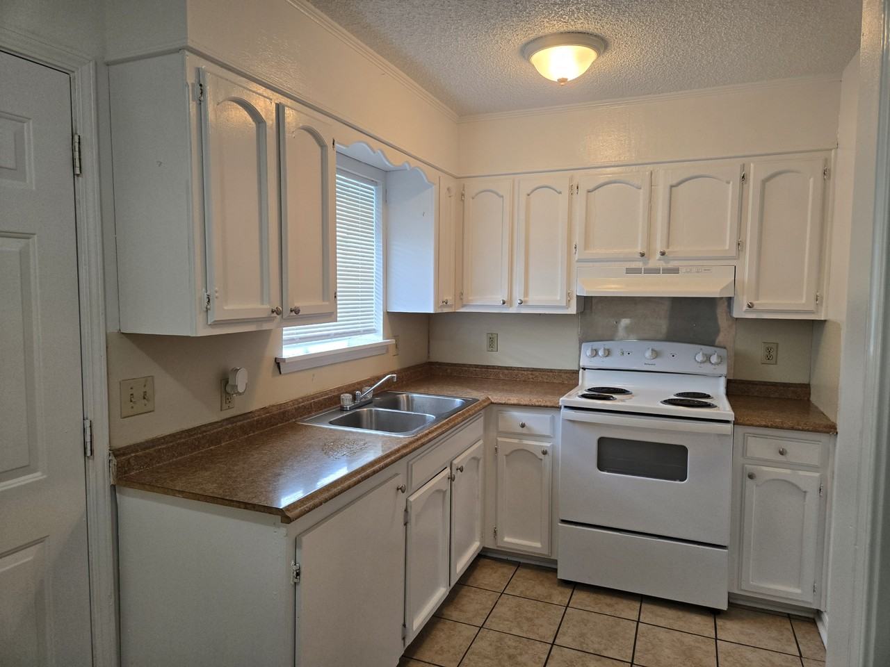 115 Oakridge Road #B - Photo 6 of 12