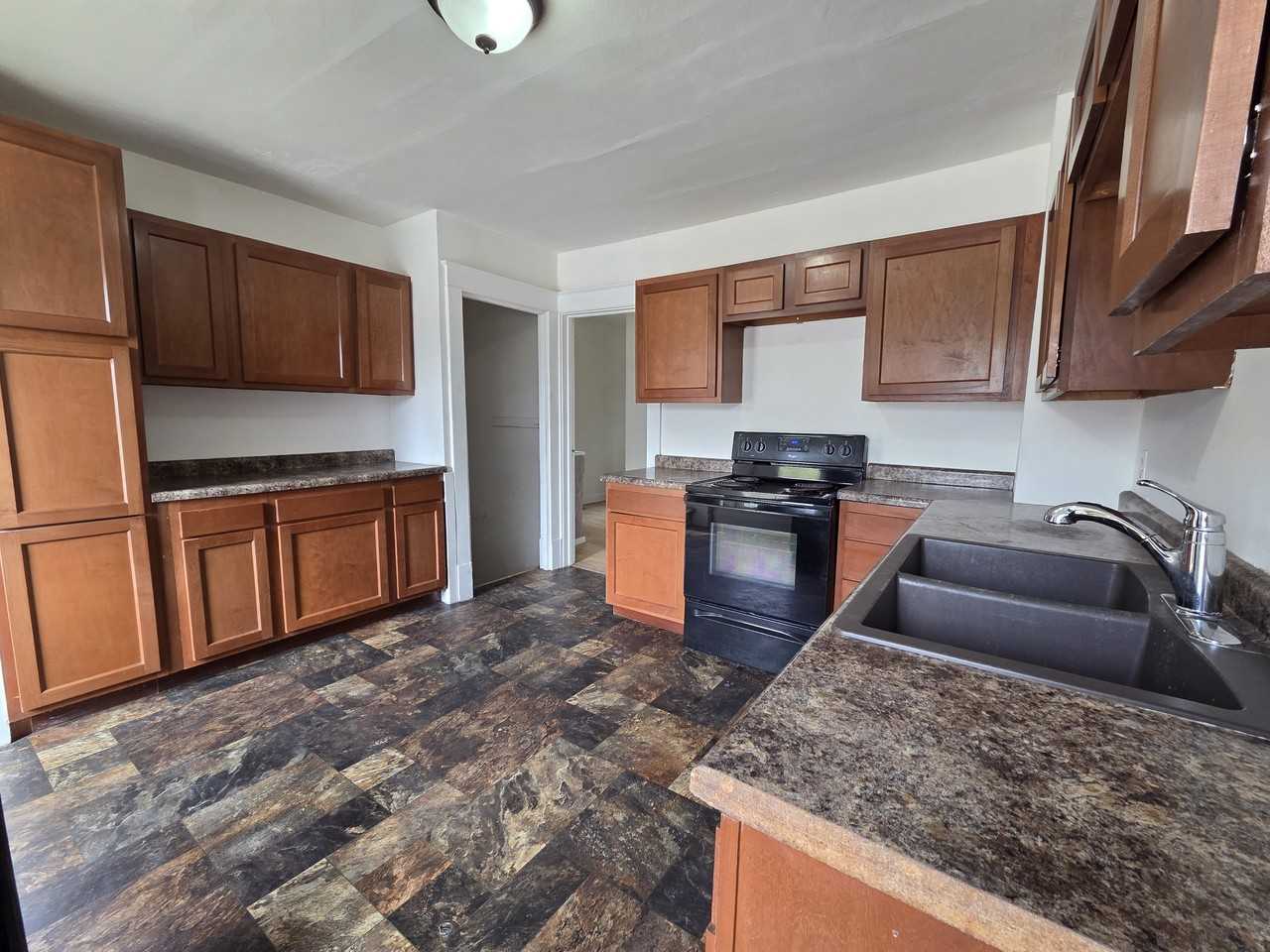 1101 Lawe St #1 - Photo 6 of 26