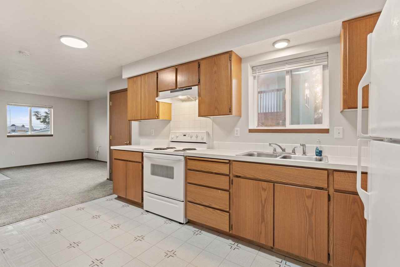 105 W 3rd St #1 - Photo 6 of 13
