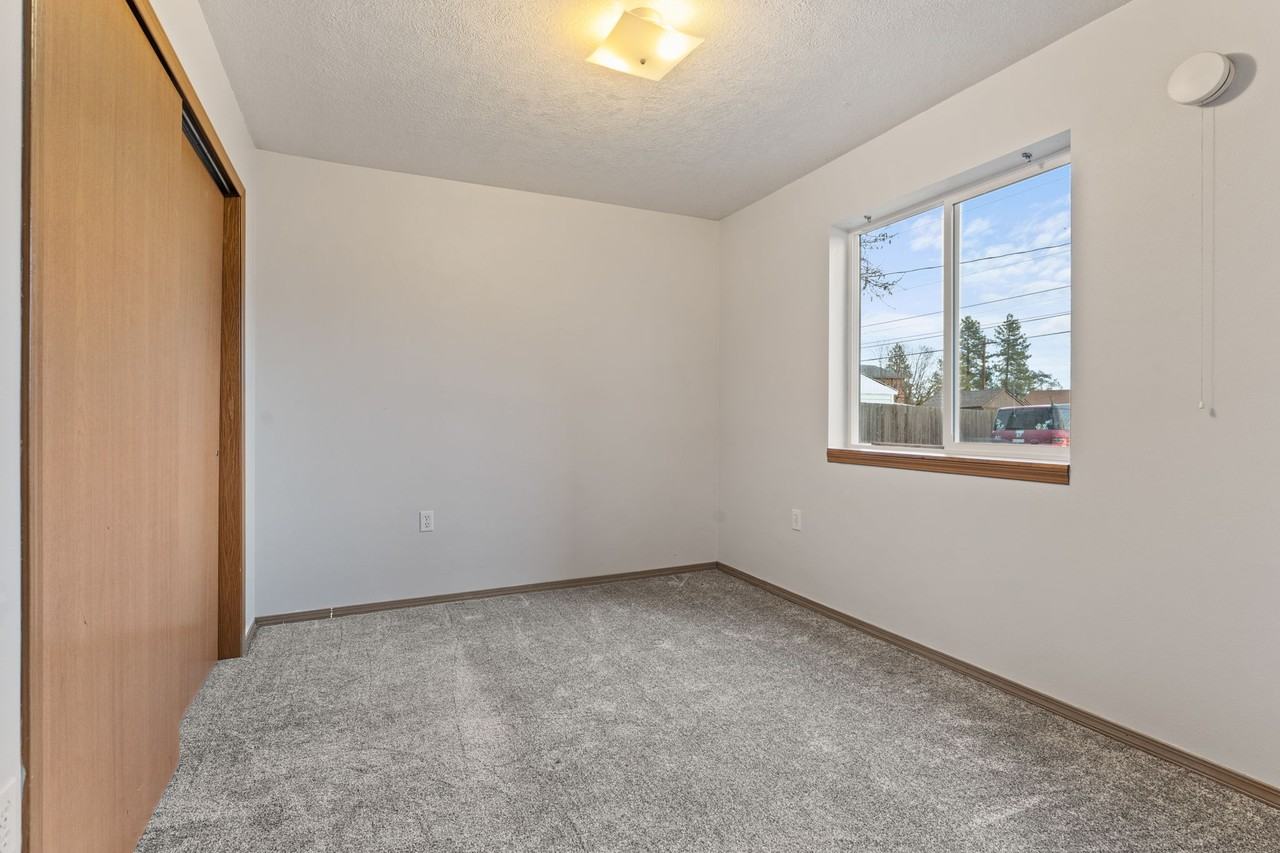 105 W 3rd St #1 - Photo 7 of 13
