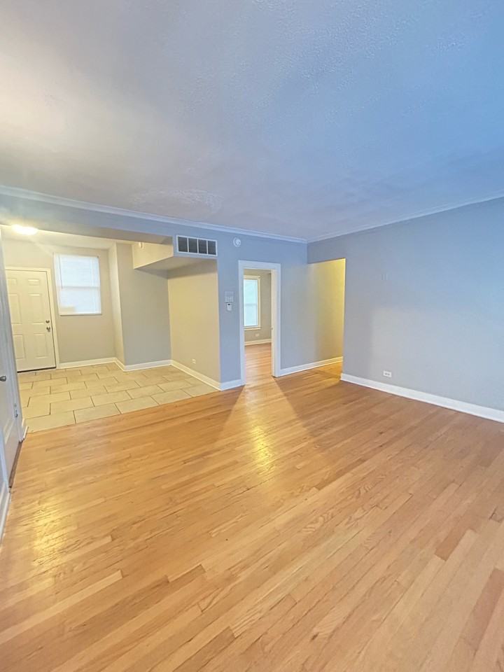 1238 1238 West 90th StreetUnit 2E #2E - Photo 3 of 10